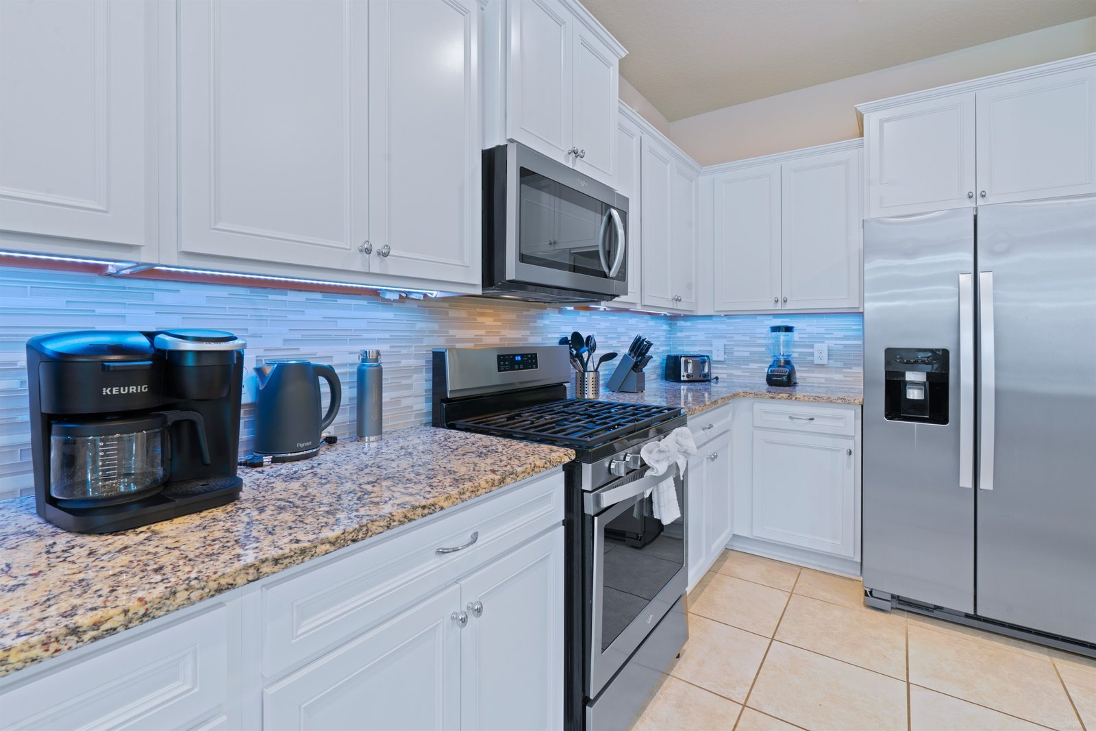 Fully equipped kitchen for long stays and holiday gatherings